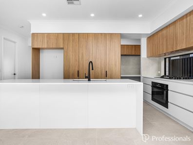 60 Currawong Loop, Treeby WA 6164