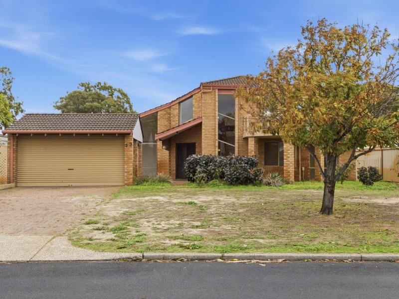 33 Simmonds Parade, Winthrop WA 6150