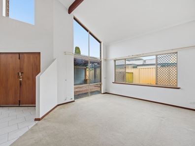 33 Simmonds Parade, Winthrop WA 6150