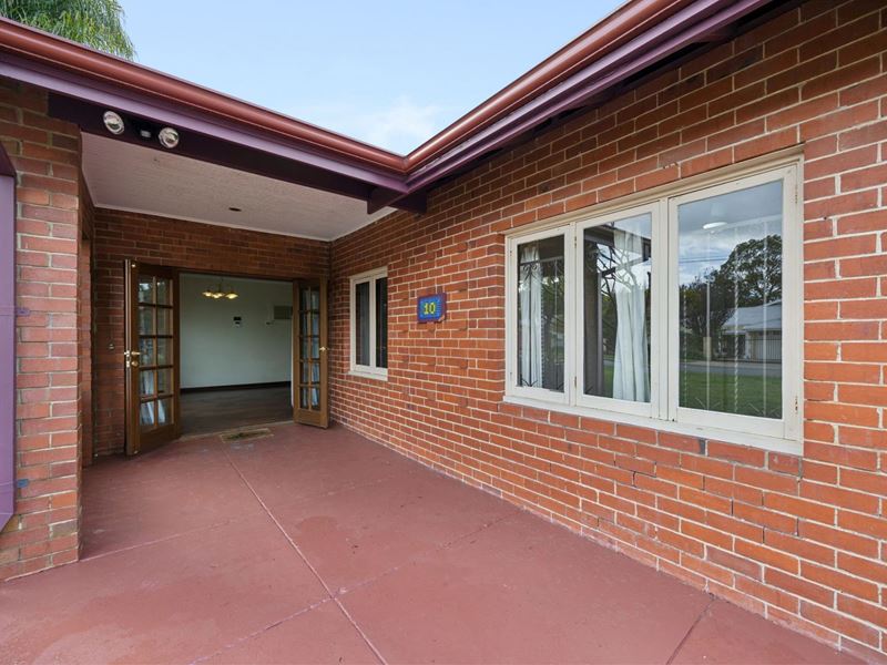 10 Tilby Street, Cloverdale WA 6105