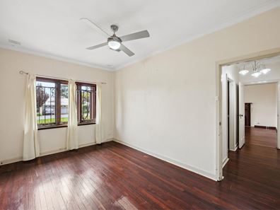 10 Tilby Street, Cloverdale WA 6105