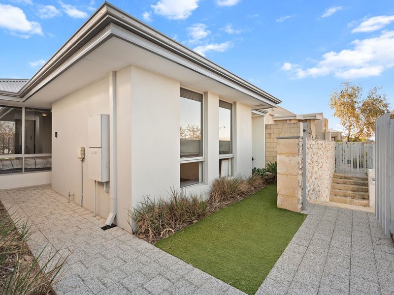 90 Kingscliff Drive, Golden Bay WA 6174