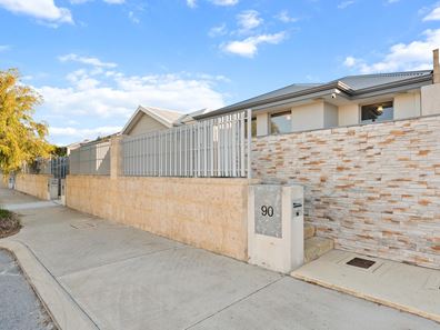 90 Kingscliff Drive, Golden Bay WA 6174