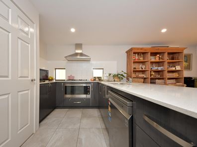 7B Bay View Street, Rockingham WA 6168