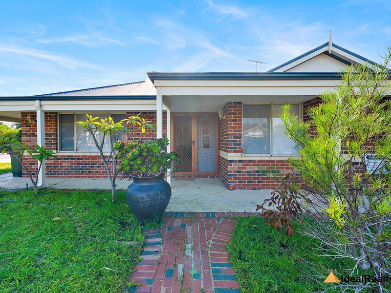 33 Montgomery Drive, Success WA 6164