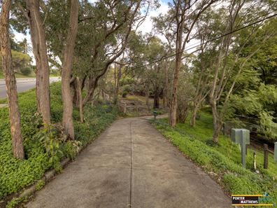 31 Bedfordale Hill Road, Mount Richon WA 6112