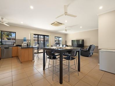 7 Rhonda Road, Baynton WA 6714