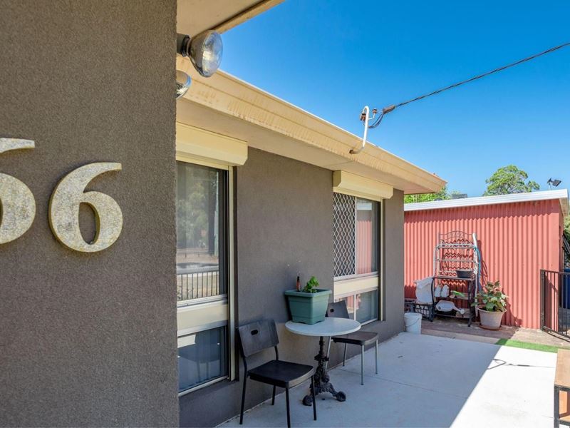 66 Lowanna Way, Armadale WA 6112