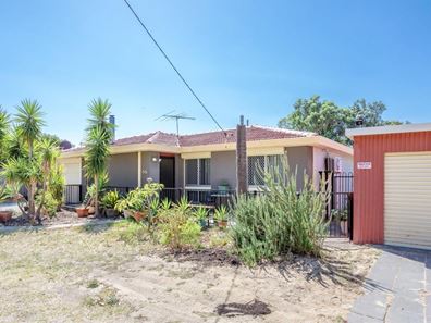 66 Lowanna Way, Armadale WA 6112