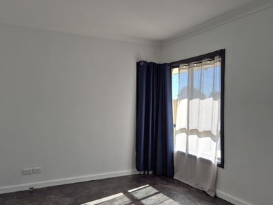 12 Caladenia Way, Koongamia WA 6056