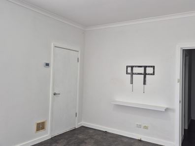 12 Caladenia Way, Koongamia WA 6056