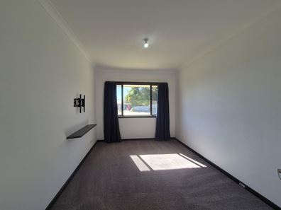12 Caladenia Way, Koongamia WA 6056