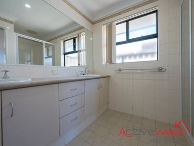38 Cairncross Street, Beresford WA 6530