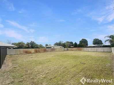315A Fisher Street, Cloverdale WA 6105