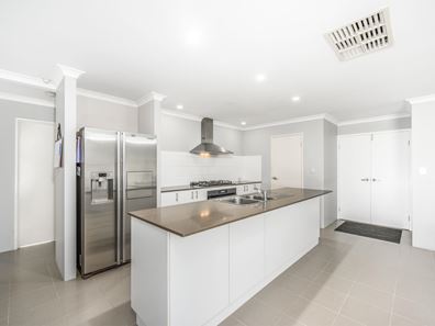 8 Mesa Link, Baldivis WA 6171