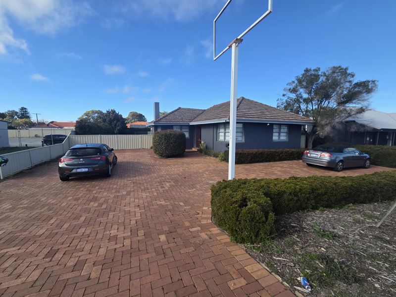 339 Great Eastern Highway, Redcliffe