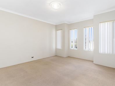 6 Massenger Street, Madeley WA 6065