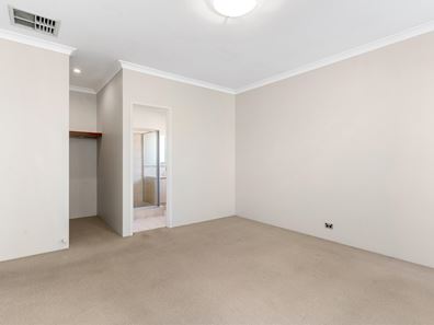 6 Massenger Street, Madeley WA 6065