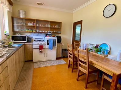 3 Satellite Place, Carlisle WA 6101