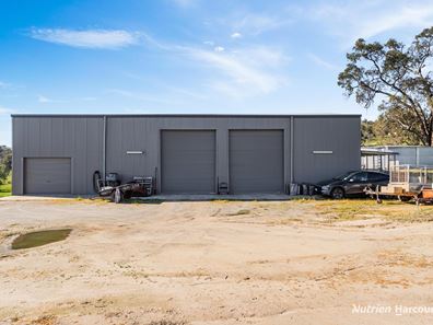 305 Days Road, Crossman WA 6390
