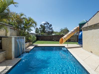 4 Jura Court, Duncraig WA 6023