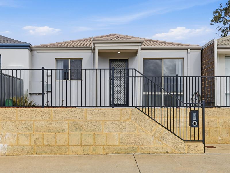4 Clarendon Circuit, Lakelands WA 6180