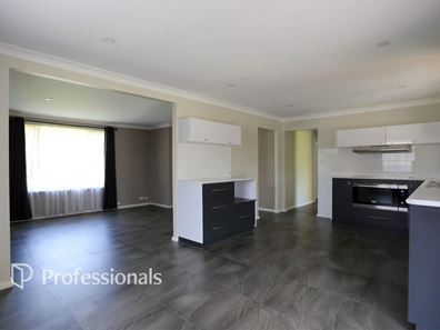 9 Valentine Way, Sinclair WA 6450