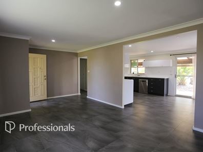 9 Valentine Way, Sinclair WA 6450