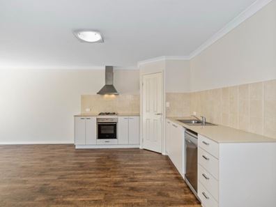 9/2 Queeda Drive, Greenfields WA 6210