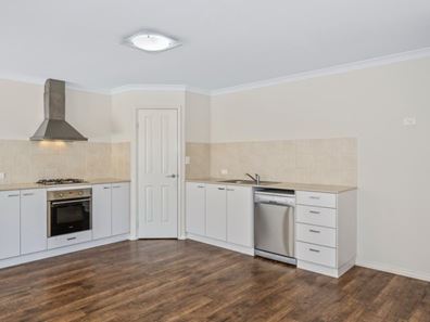 9/2 Queeda Drive, Greenfields WA 6210