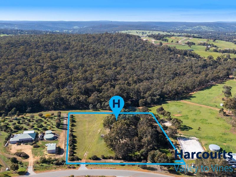 16 Honeyeater Way, Chittering