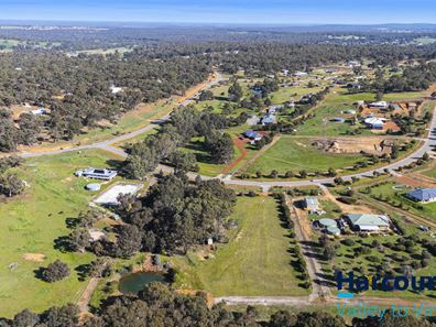 16 Honeyeater Way, Chittering WA 6084