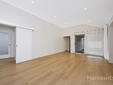 11 Pingle Drive, Greenfields WA 6210