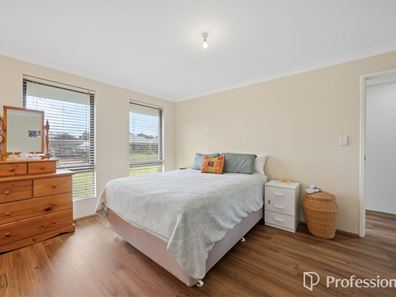 18 Diamantina Bvd, Byford WA 6122