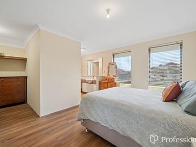 18 Diamantina Bvd, Byford WA 6122