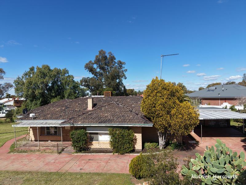 51 Leahy Street, Dalwallinu WA 6609
