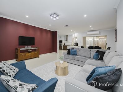 10 Velvick Pass, Ellenbrook WA 6069