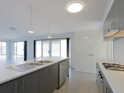 15 Primrose Loop, Byford WA 6122