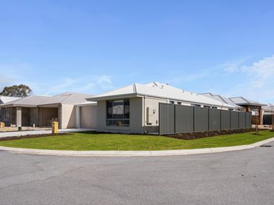 10 Trinity Road, Henley Brook WA 6055