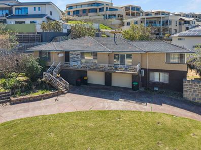 19 Padbury Circle, Sorrento WA 6020