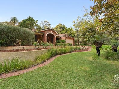 19 Schmitt Road, Kalamunda WA 6076
