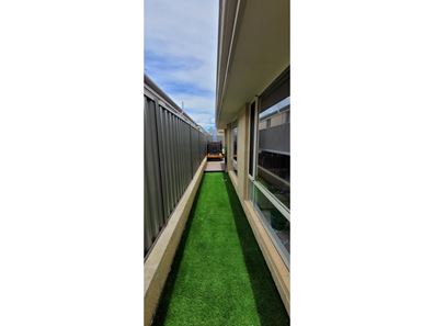 19 Uroblilin Loop, Eglinton WA 6034