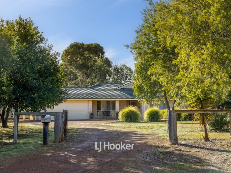 4 Headland Road, Leschenault WA 6233