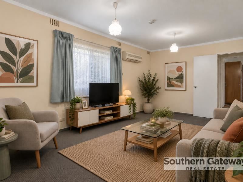 4/13 Milton Place, Orelia