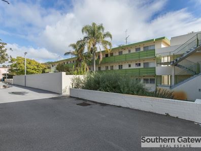 4/13 Milton Place, Orelia WA 6167