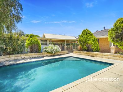 17 Tanning Way, Woodvale WA 6026