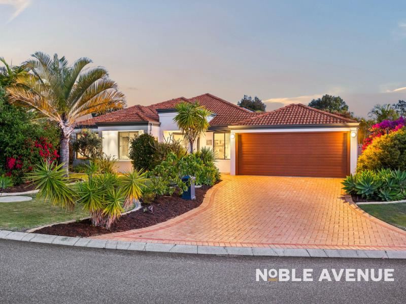 14 Denfield Rise, Carramar