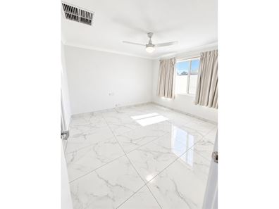 42 Sacramento Parade, Hocking WA 6065