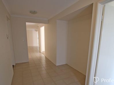 24 Northwood Loop, Thornlie WA 6108