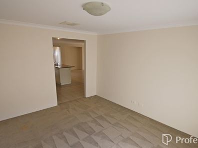 24 Northwood Loop, Thornlie WA 6108